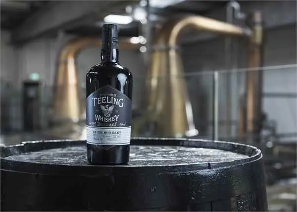 teeling-single-malt-whiskey-drinkamata2.webp